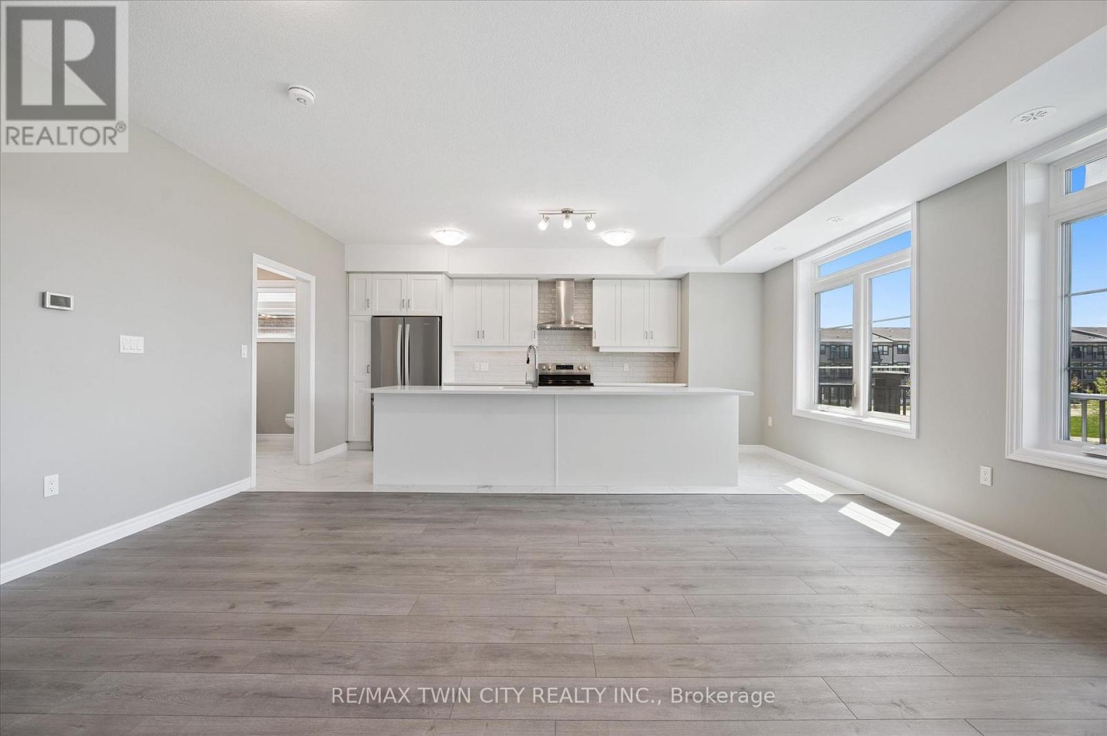 20 LOMOND LANE - 16