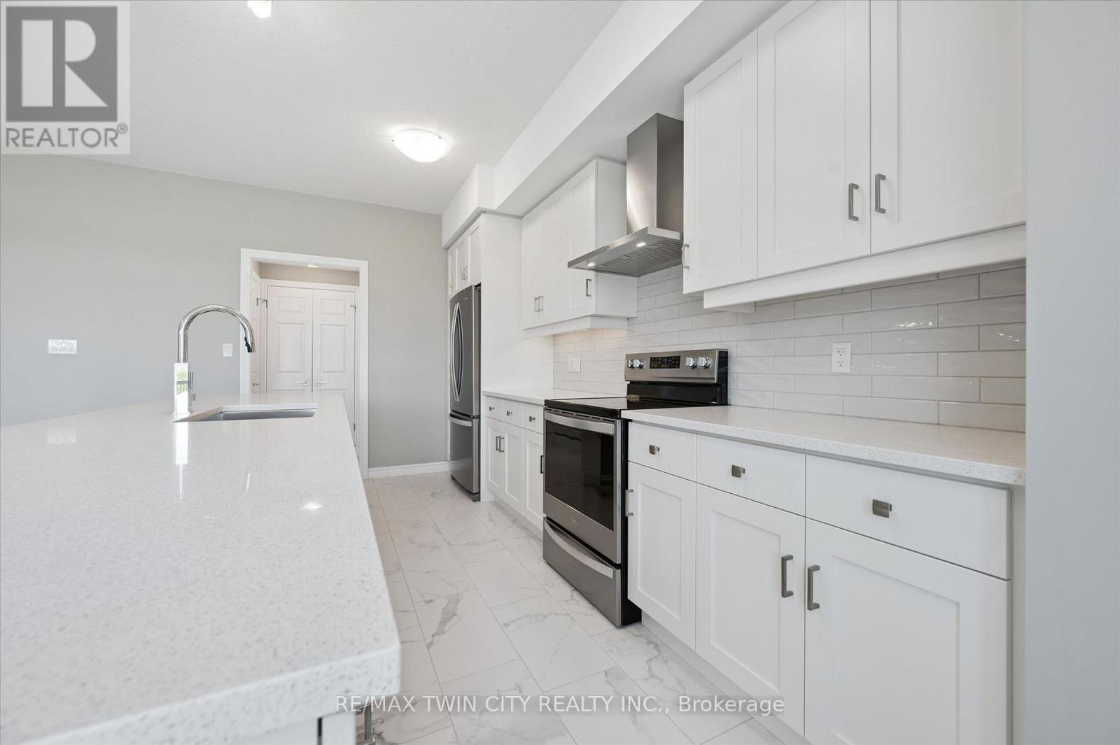 20 LOMOND LANE - 22