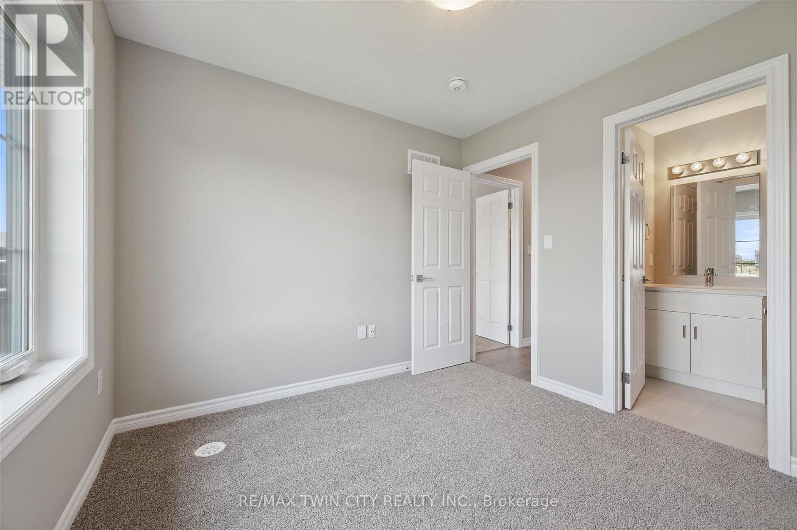 20 LOMOND LANE - 31