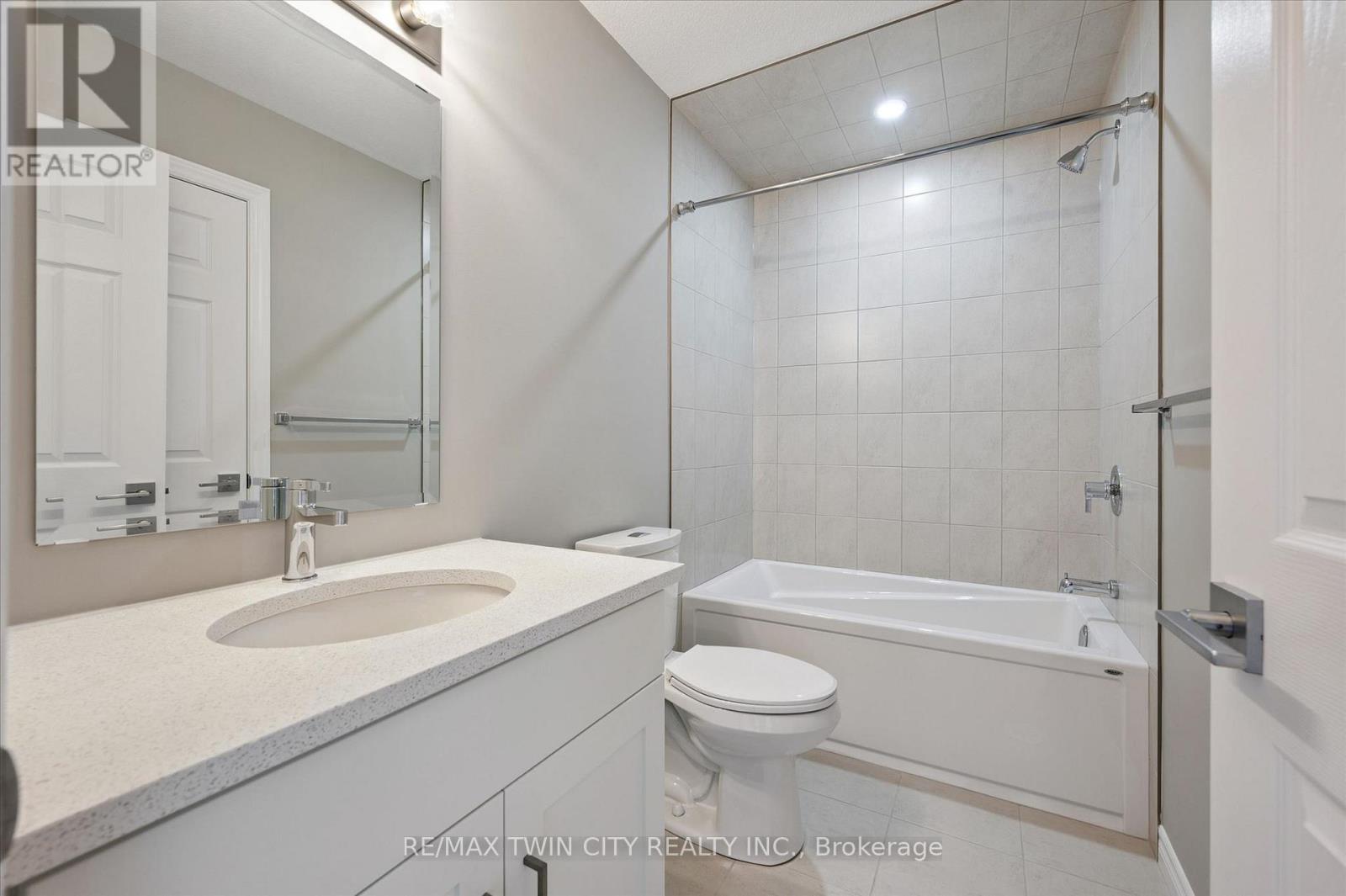 20 LOMOND LANE - 32