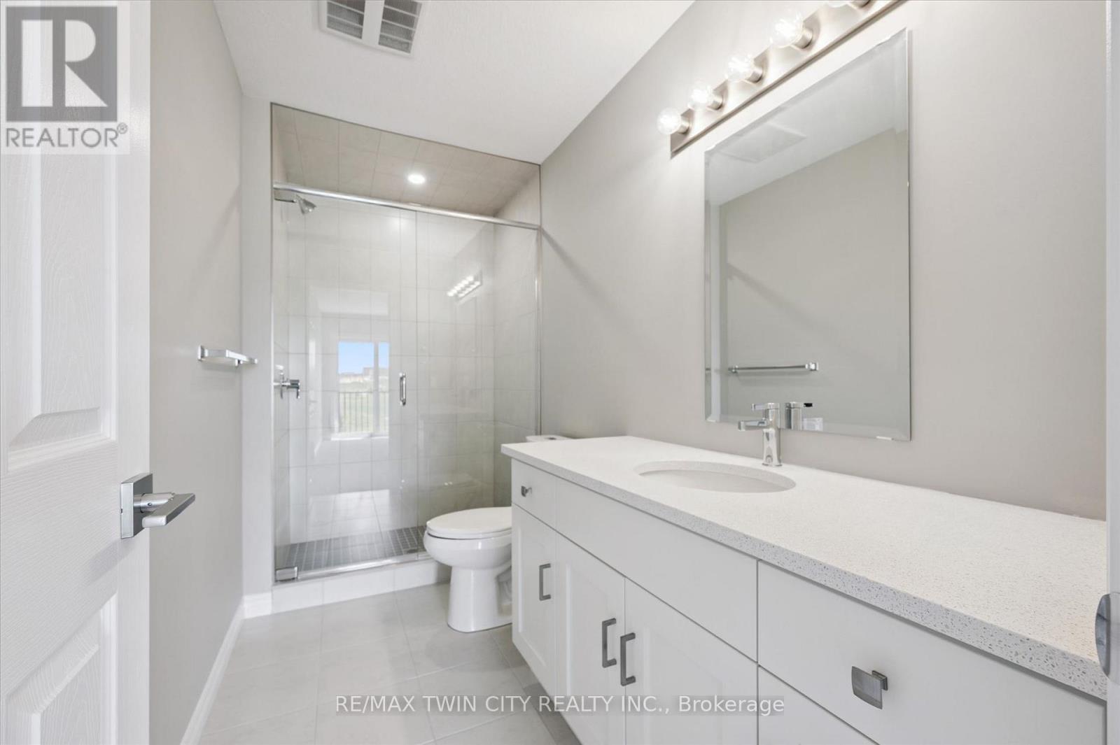 20 LOMOND LANE - 39