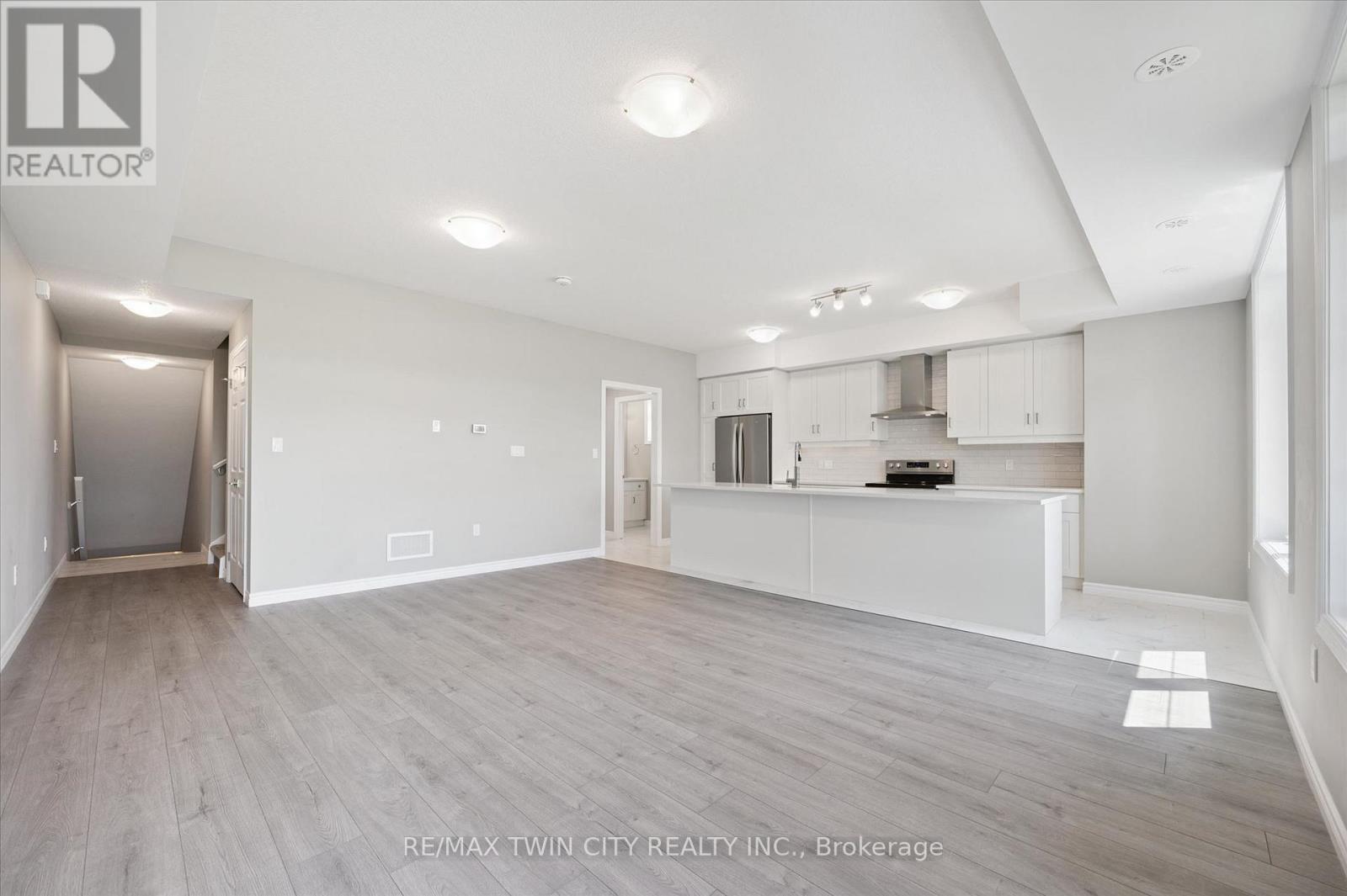 20 LOMOND LANE - 7