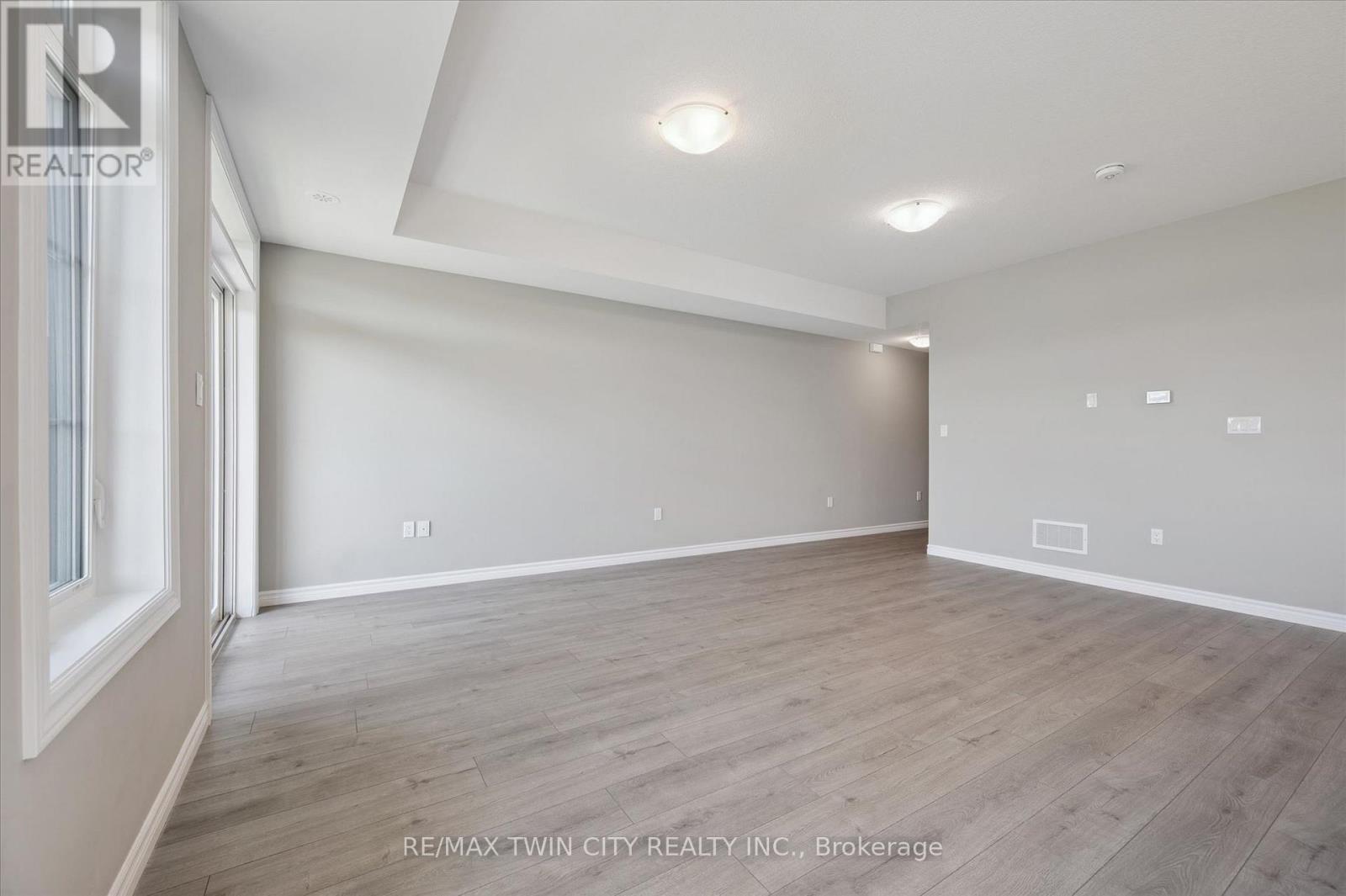 20 LOMOND LANE - 8