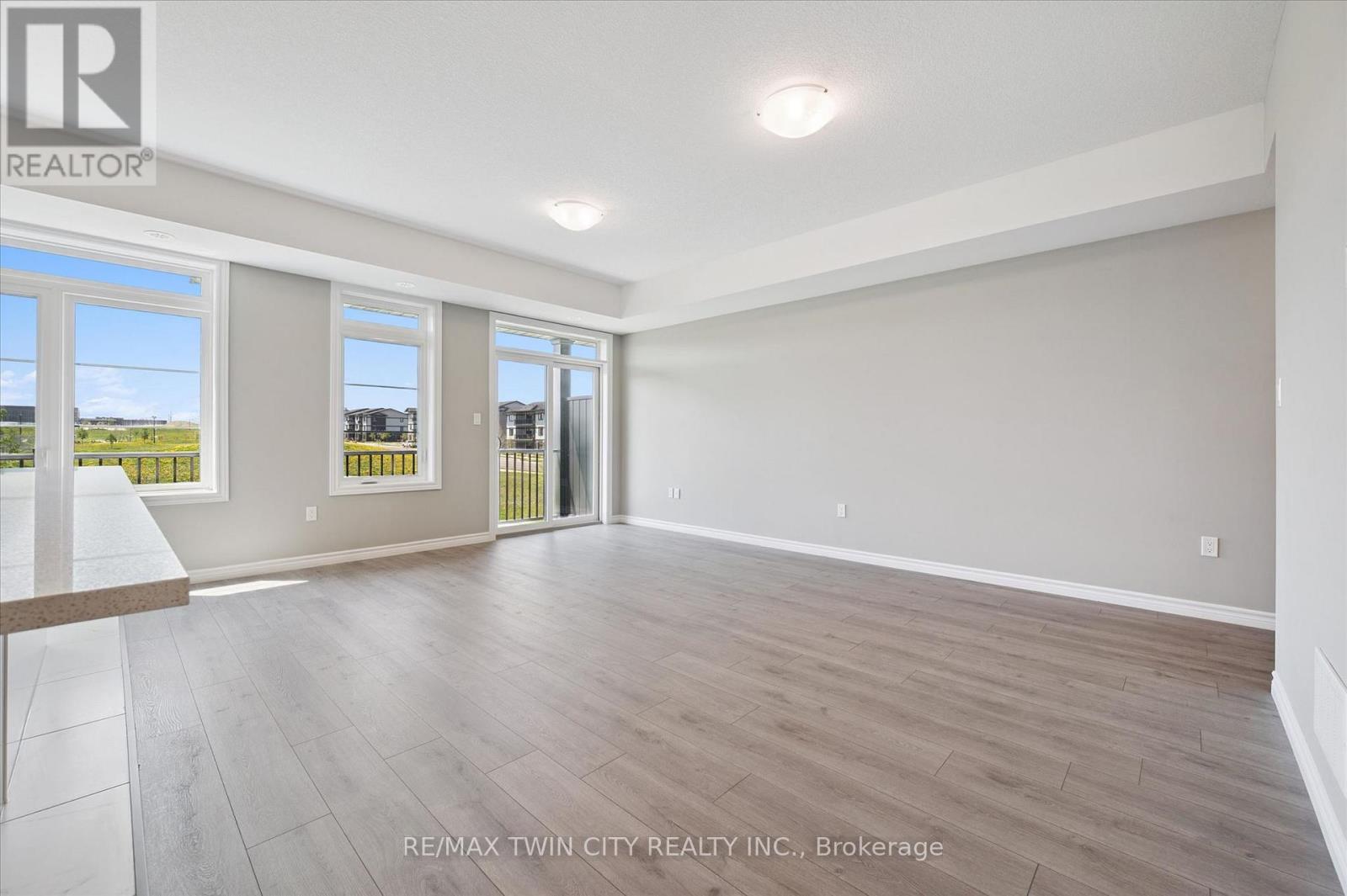 20 LOMOND LANE - 9