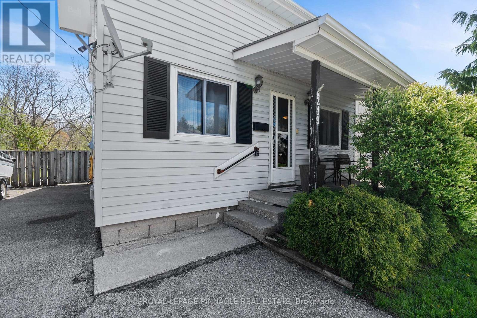 249 OWEN STREET - 3