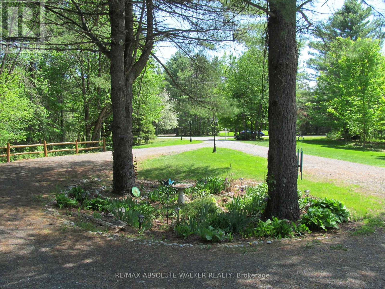 114 HARDWOOD DRIVE - 40