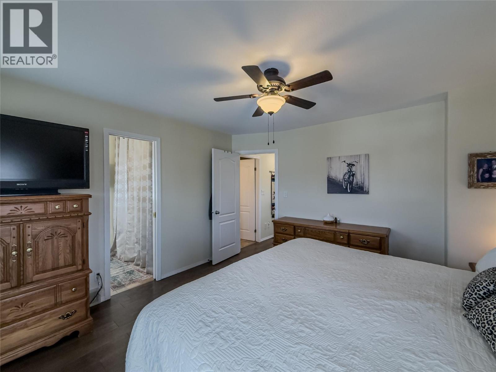 675 Munro Street - 19