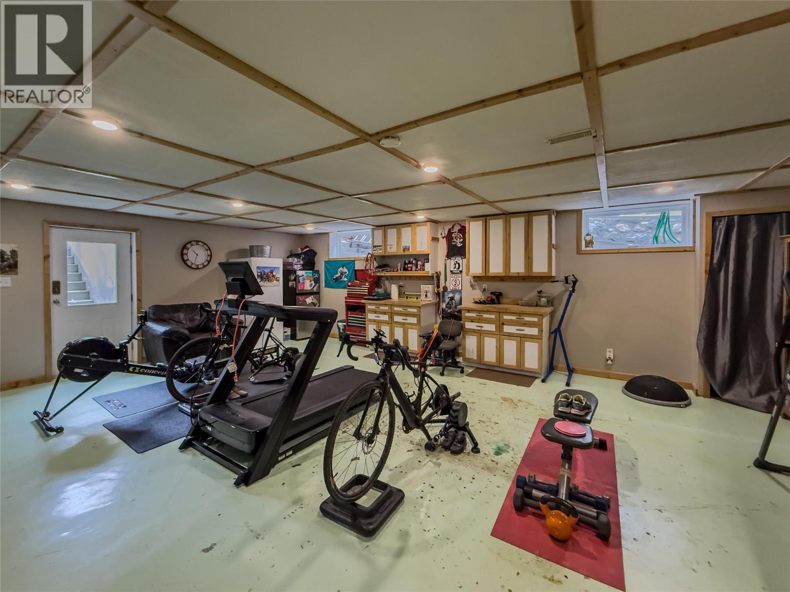 675 Munro Street - 28