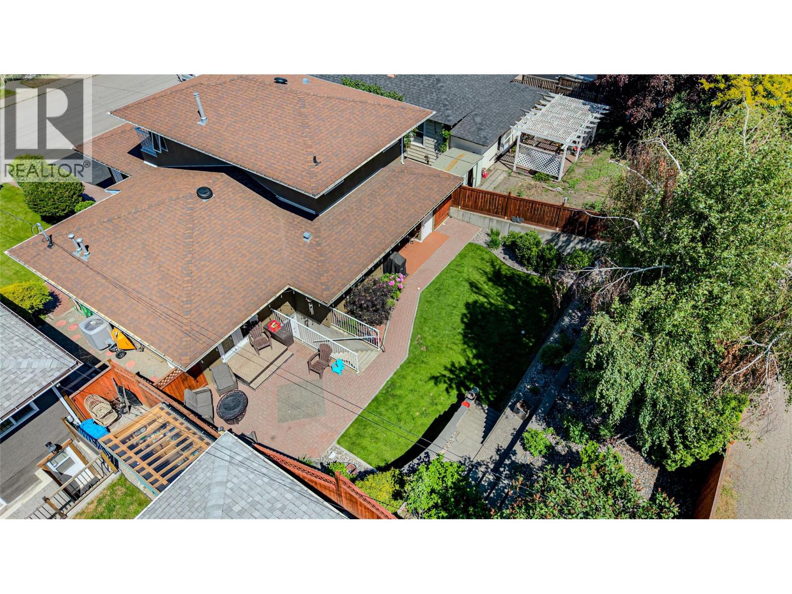 675 Munro Street - 29