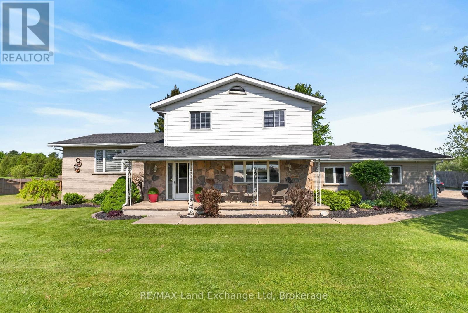 696 JOSEPHINE STREET N - 1