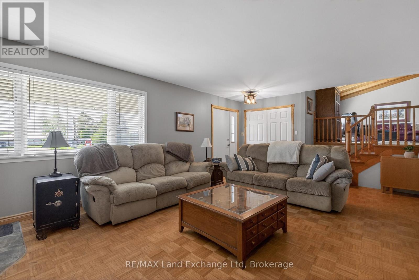 696 JOSEPHINE STREET N - 13
