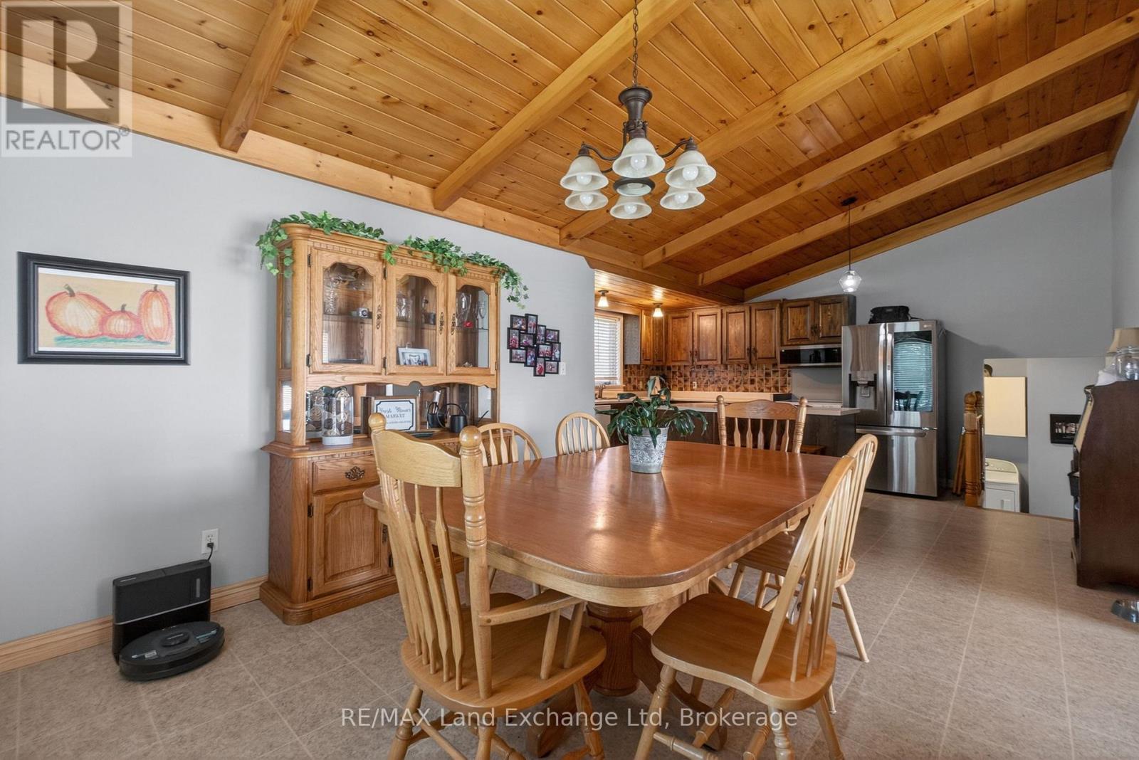 696 JOSEPHINE STREET N - 22