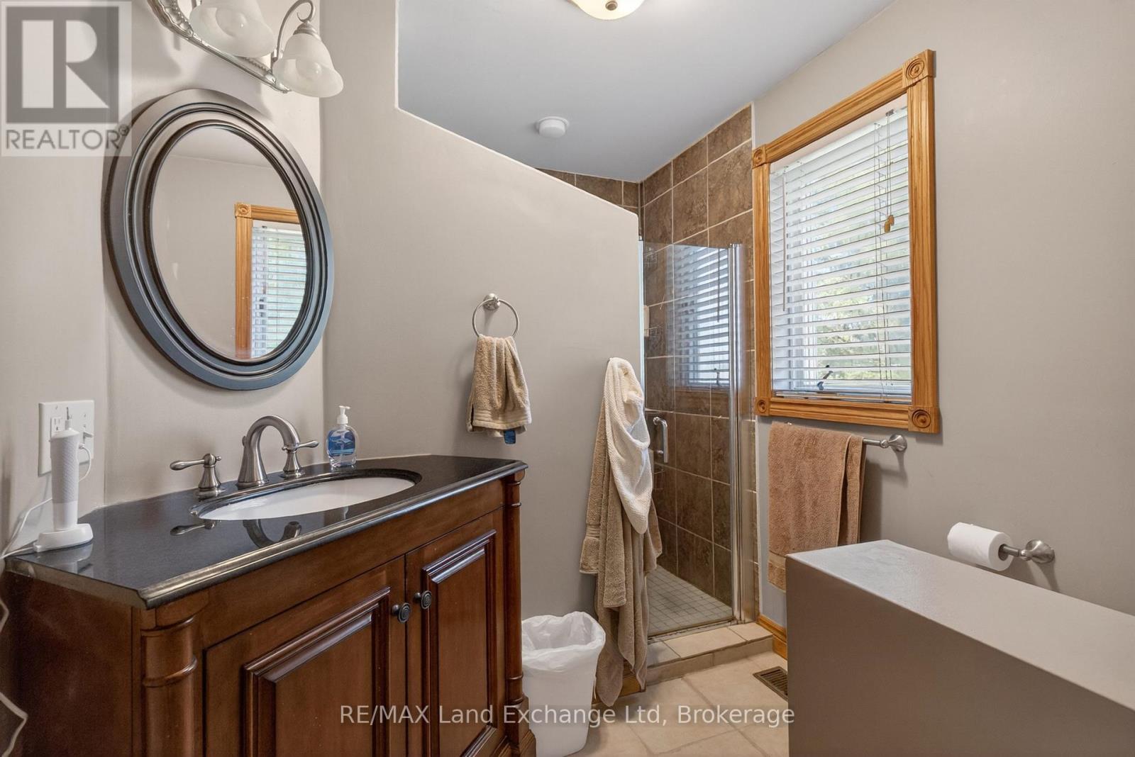 696 JOSEPHINE STREET N - 30