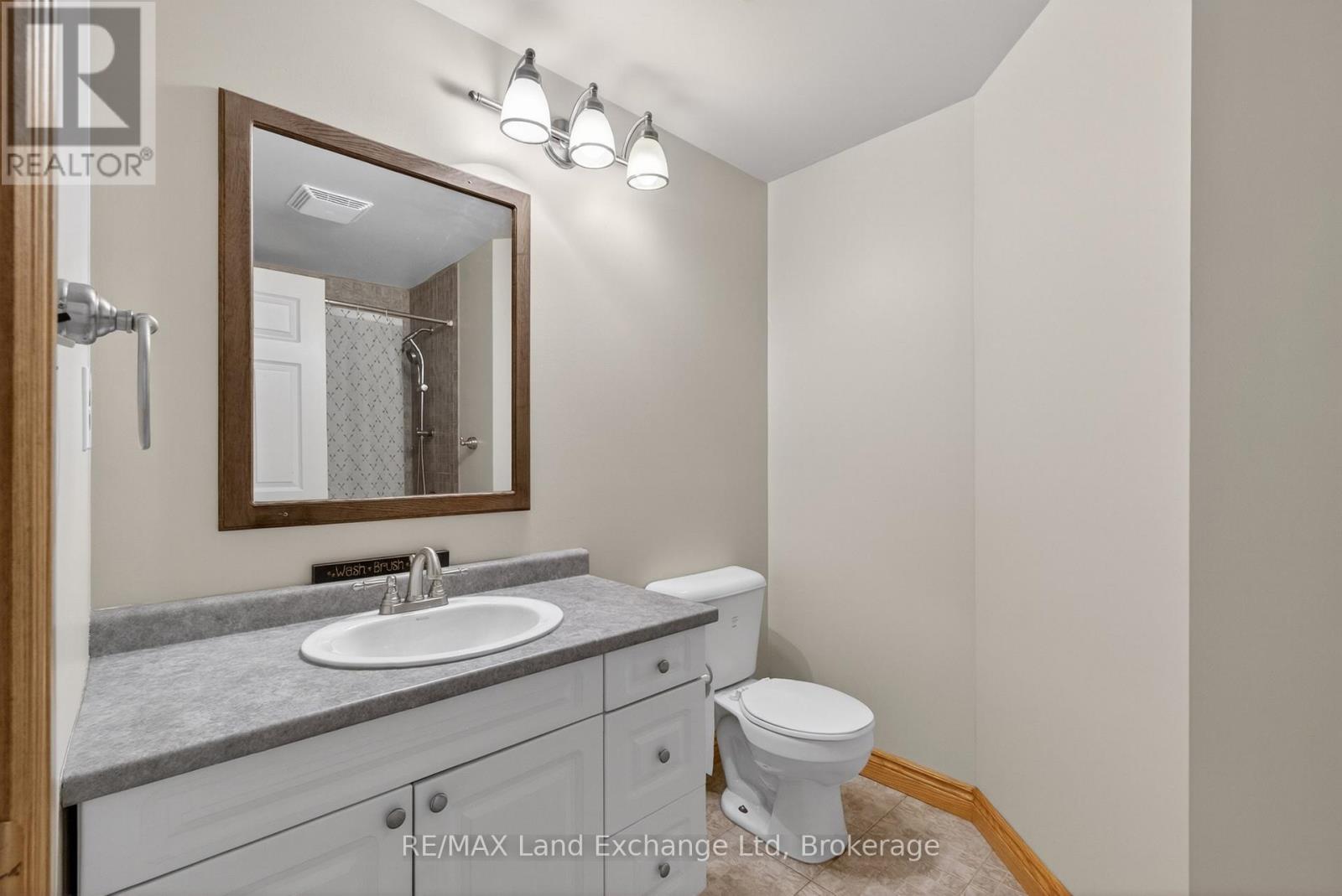 696 JOSEPHINE STREET N - 31