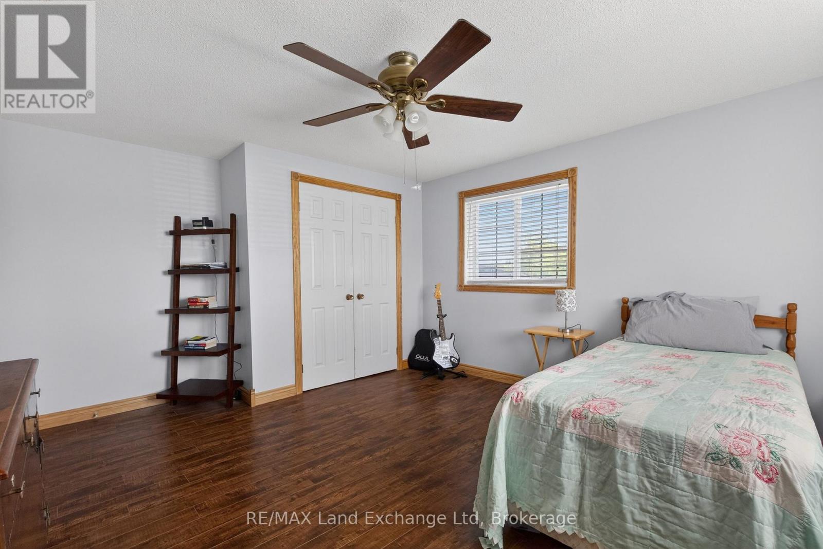 696 JOSEPHINE STREET N - 34