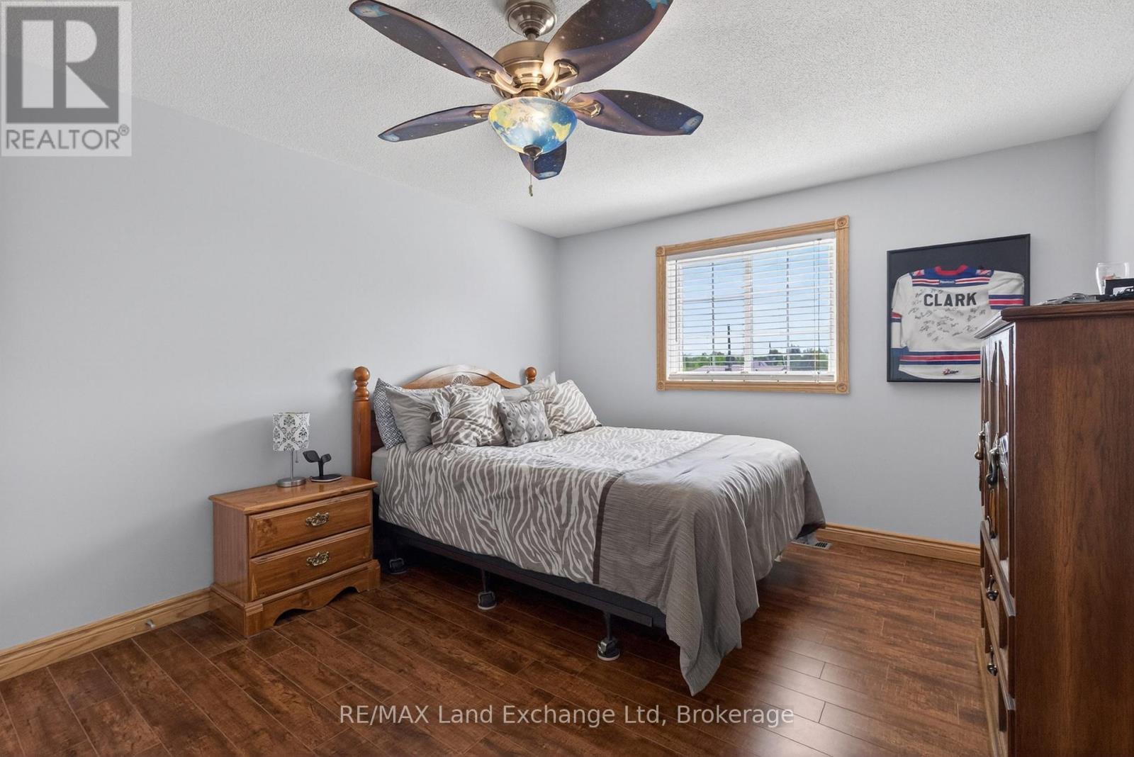 696 JOSEPHINE STREET N - 37
