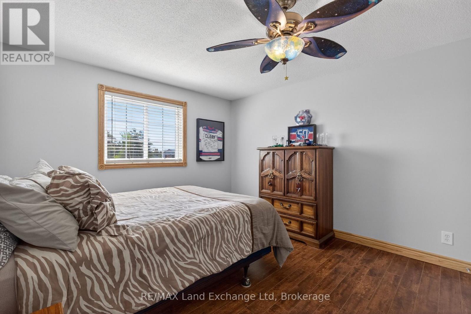 696 JOSEPHINE STREET N - 38
