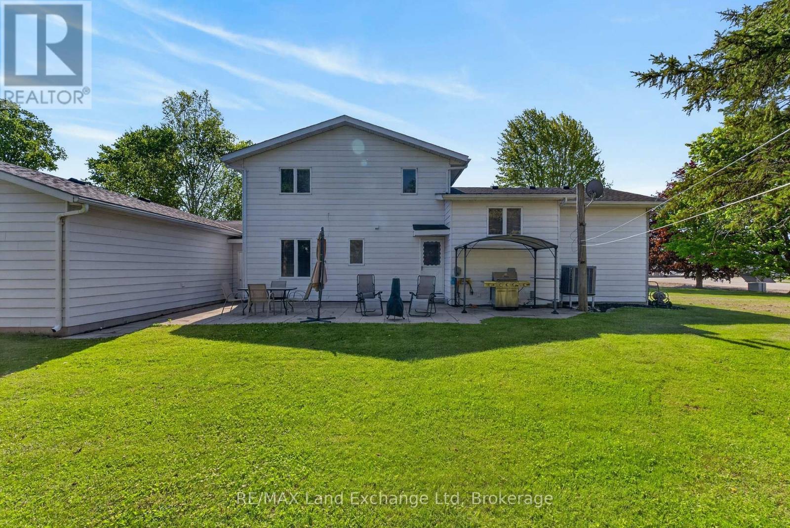 696 JOSEPHINE STREET N - 6