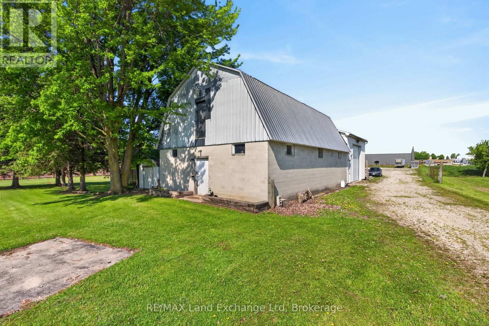 696 JOSEPHINE STREET N - 9