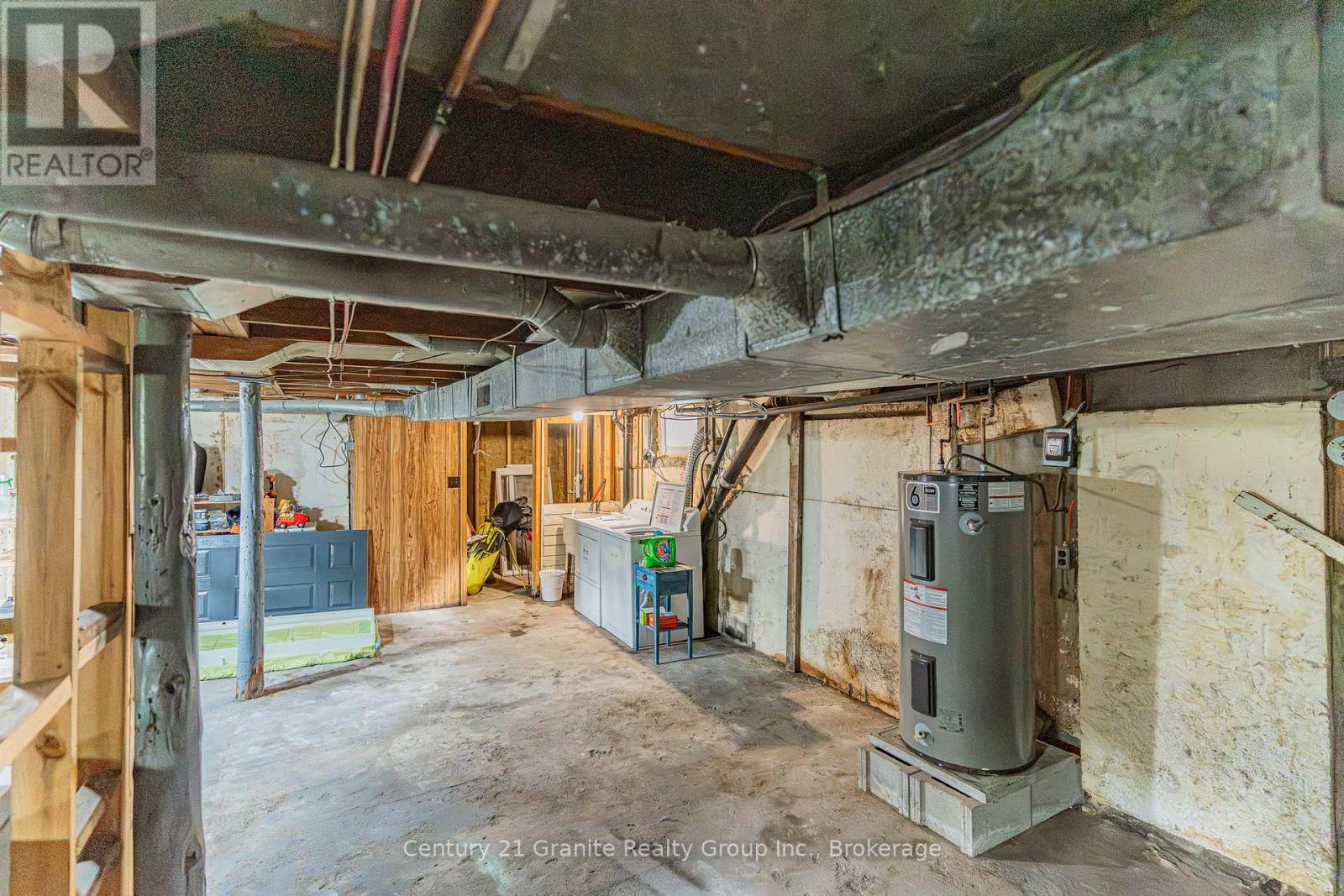 16 NEWCASTLE STREET - 35