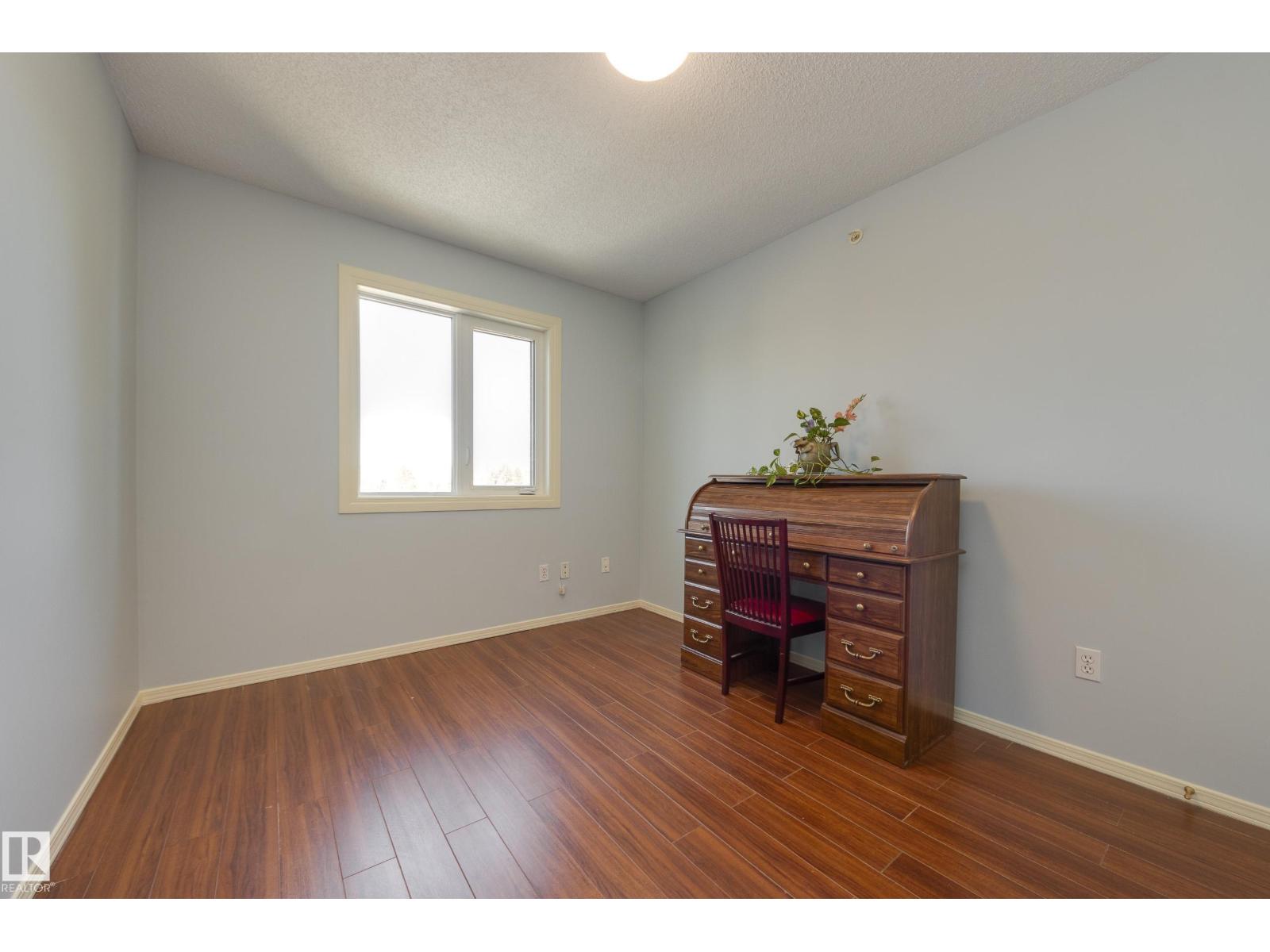 #402 10610 76 ST NW - 20