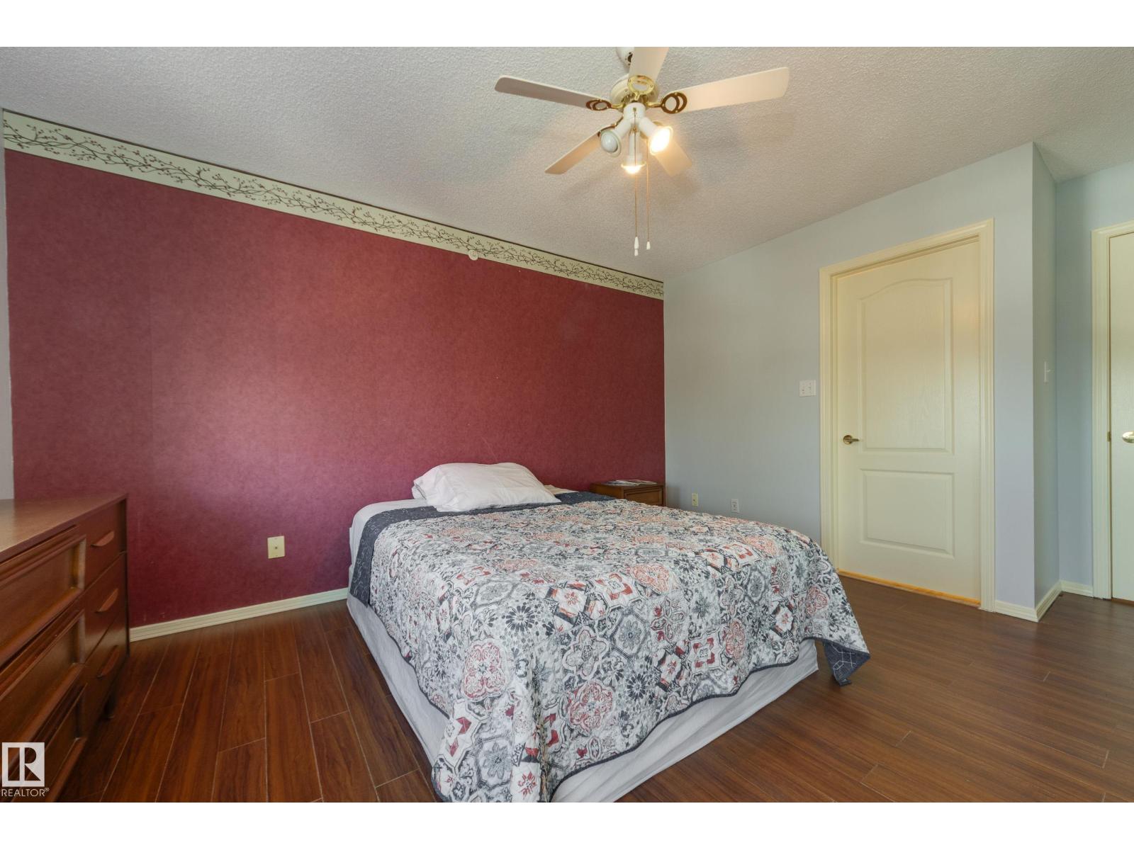 #402 10610 76 ST NW - 17