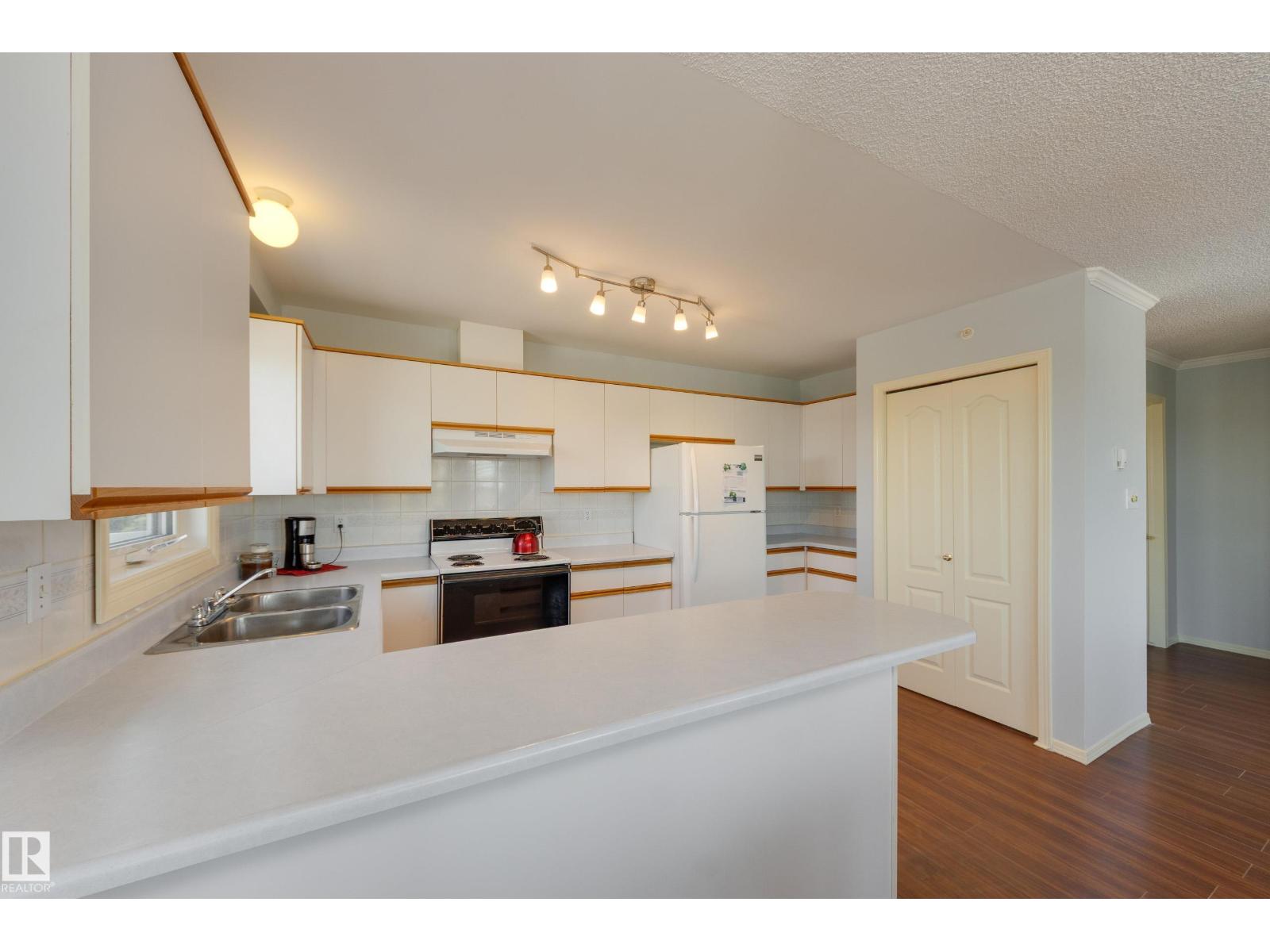 #402 10610 76 ST NW - 11