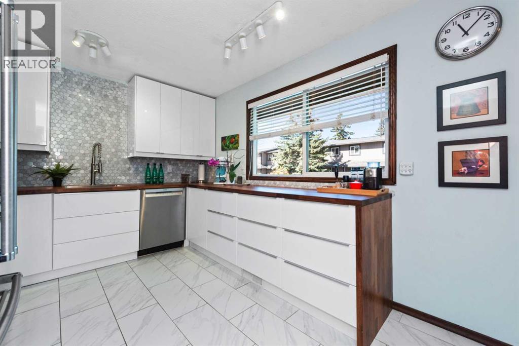 #49 27 Silver Springs Drive NW - 9