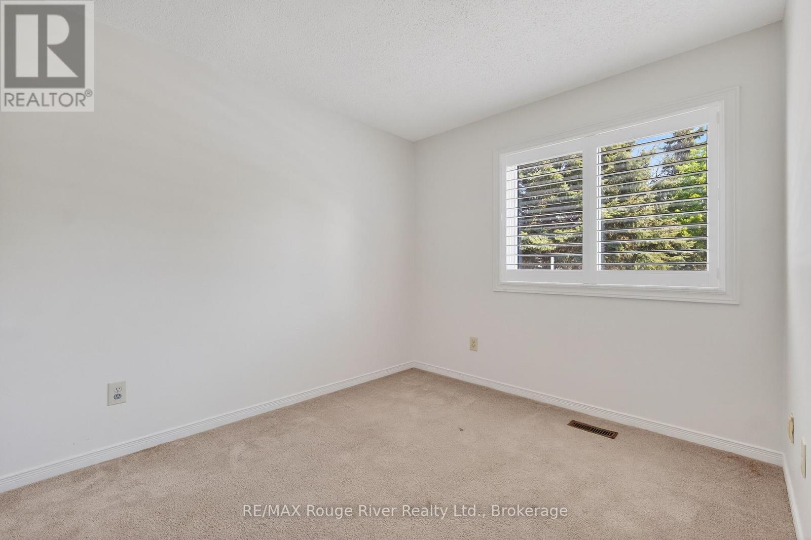 9 FARNCOMB CRESCENT - 17