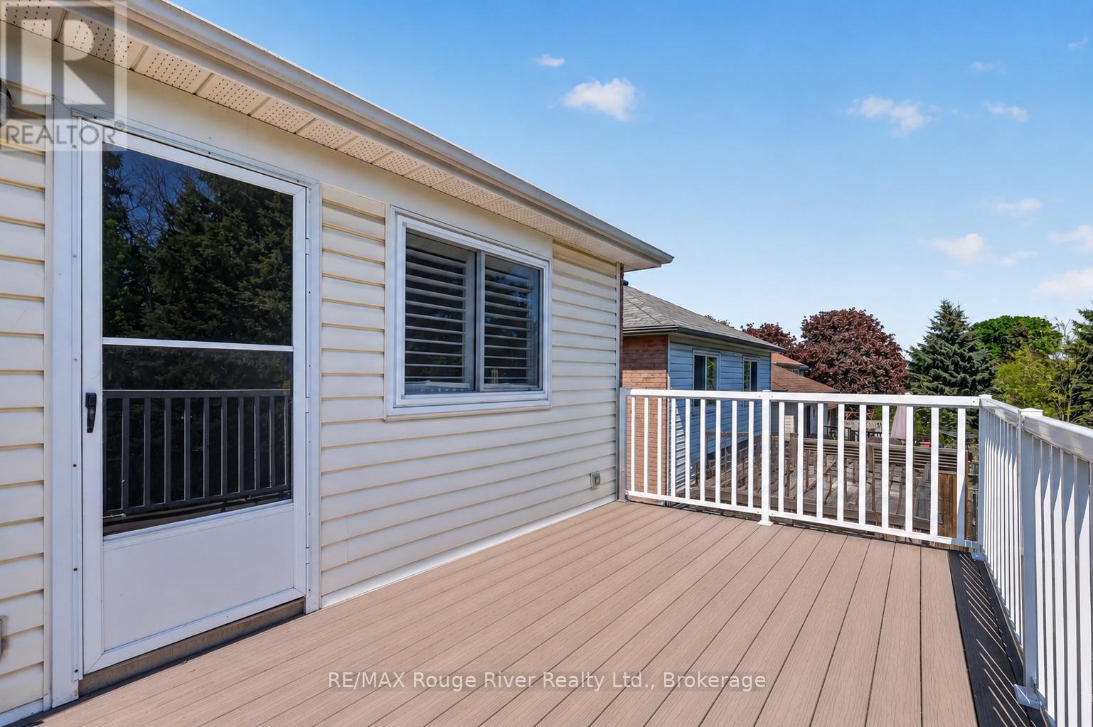 9 FARNCOMB CRESCENT - 23