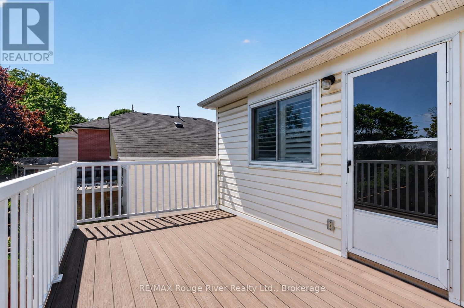 9 FARNCOMB CRESCENT - 22