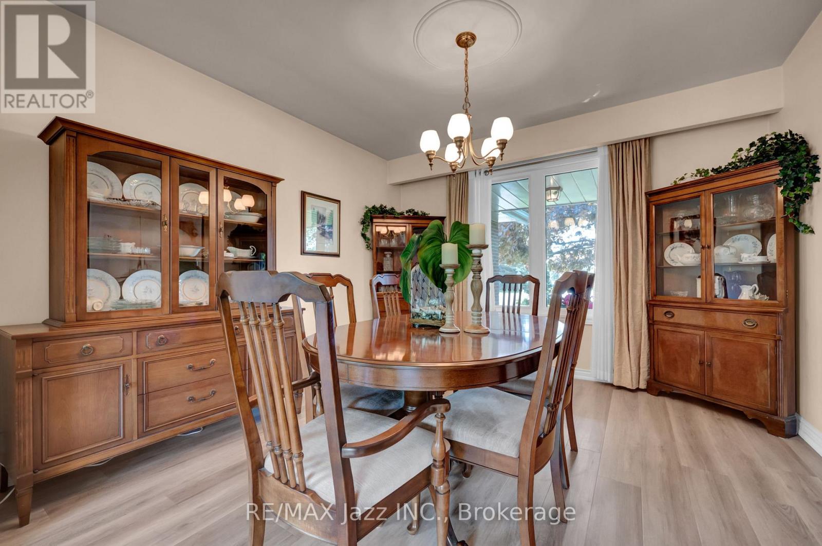 961 SWISS HEIGHTS - 13