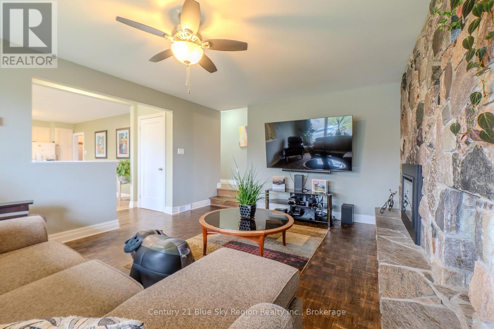 1052 COPELAND STREET - 12