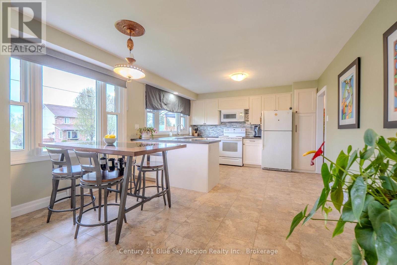 1052 COPELAND STREET - Image 3