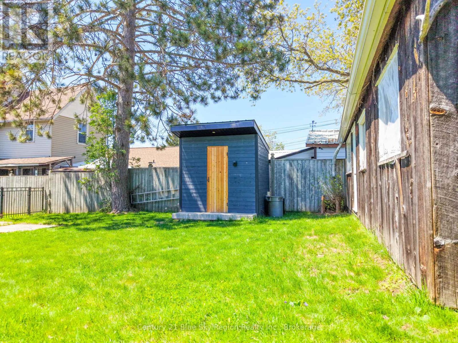 1052 COPELAND STREET - 31