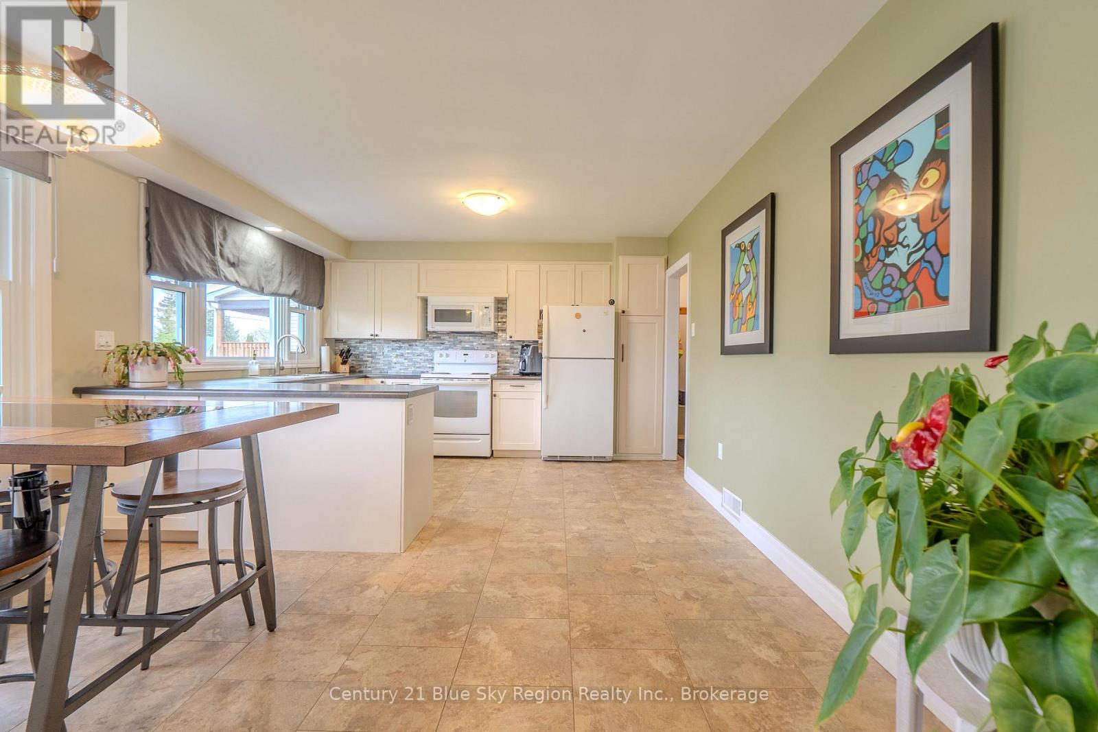 1052 COPELAND STREET - 4