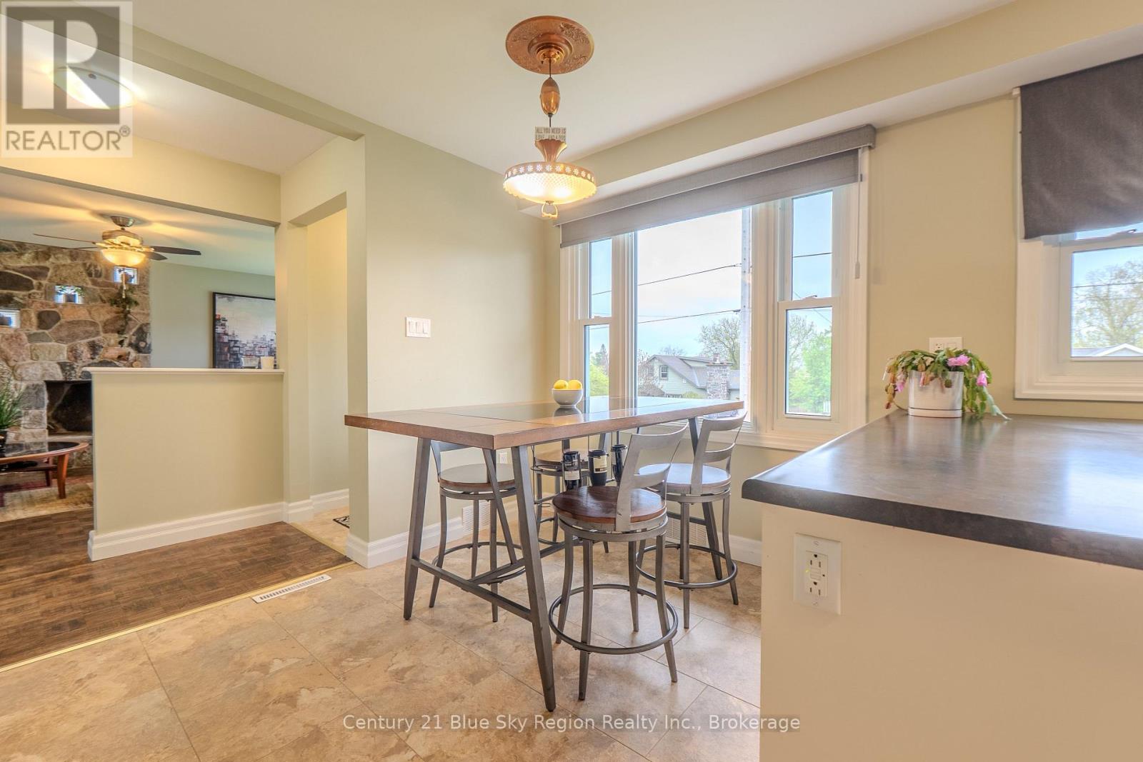 1052 COPELAND STREET - 6