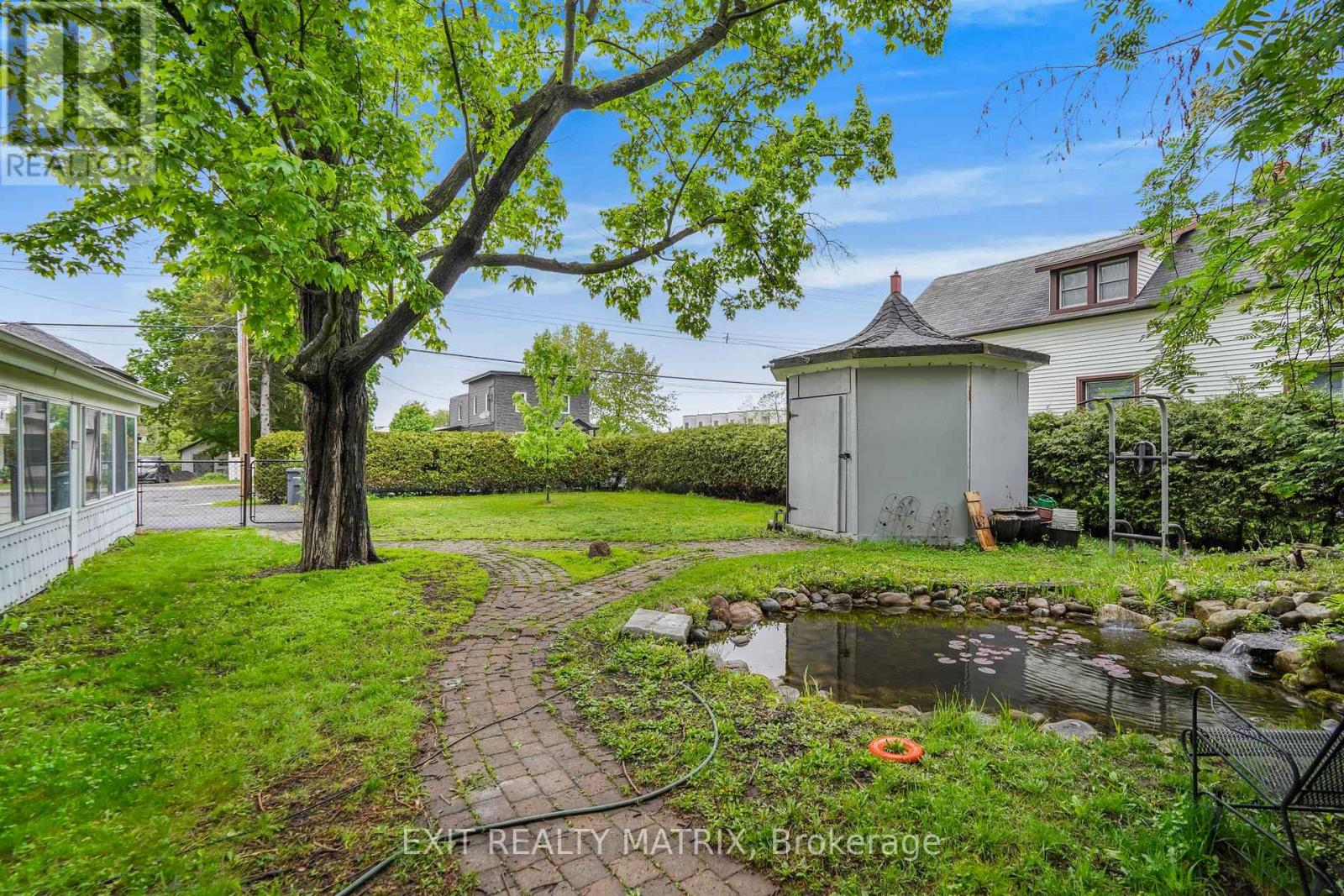 160 NELSON STREET E - 28