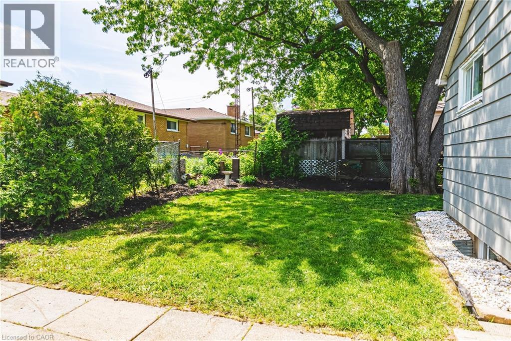 546 MOHAWK Road E - 28