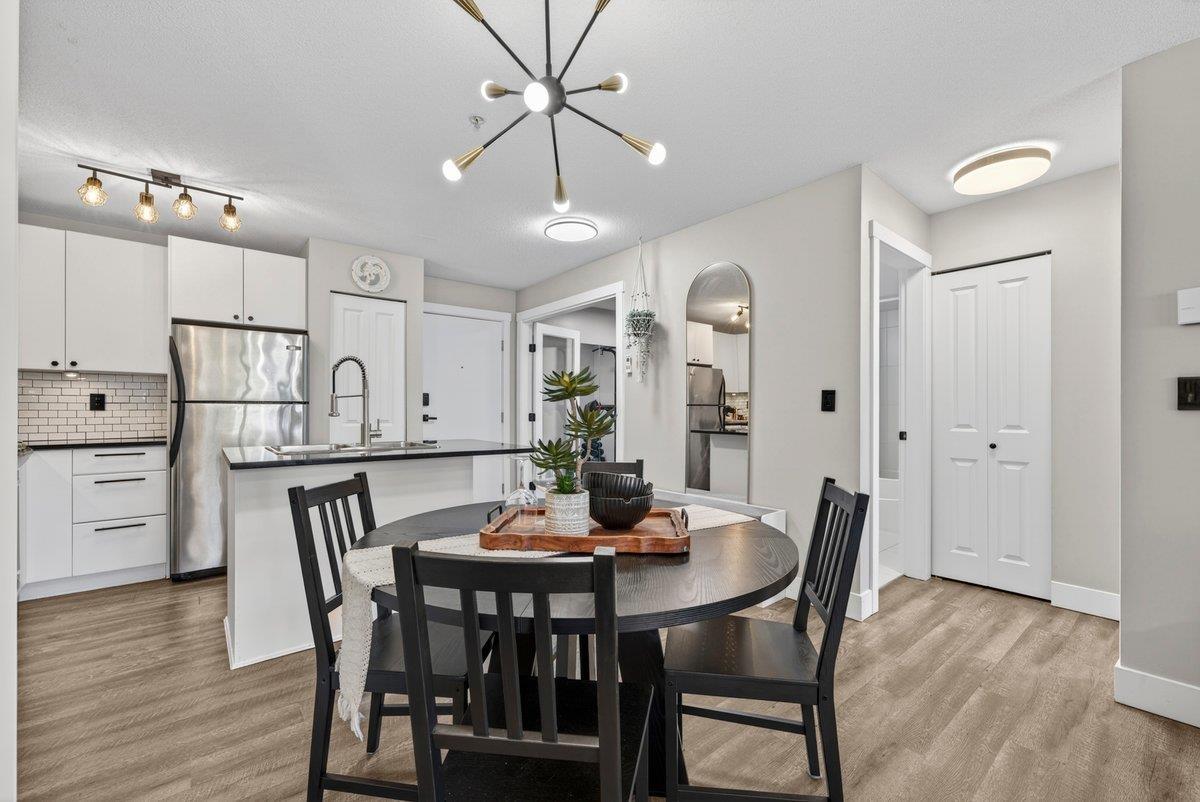 301 6500 194 STREET, Surrey