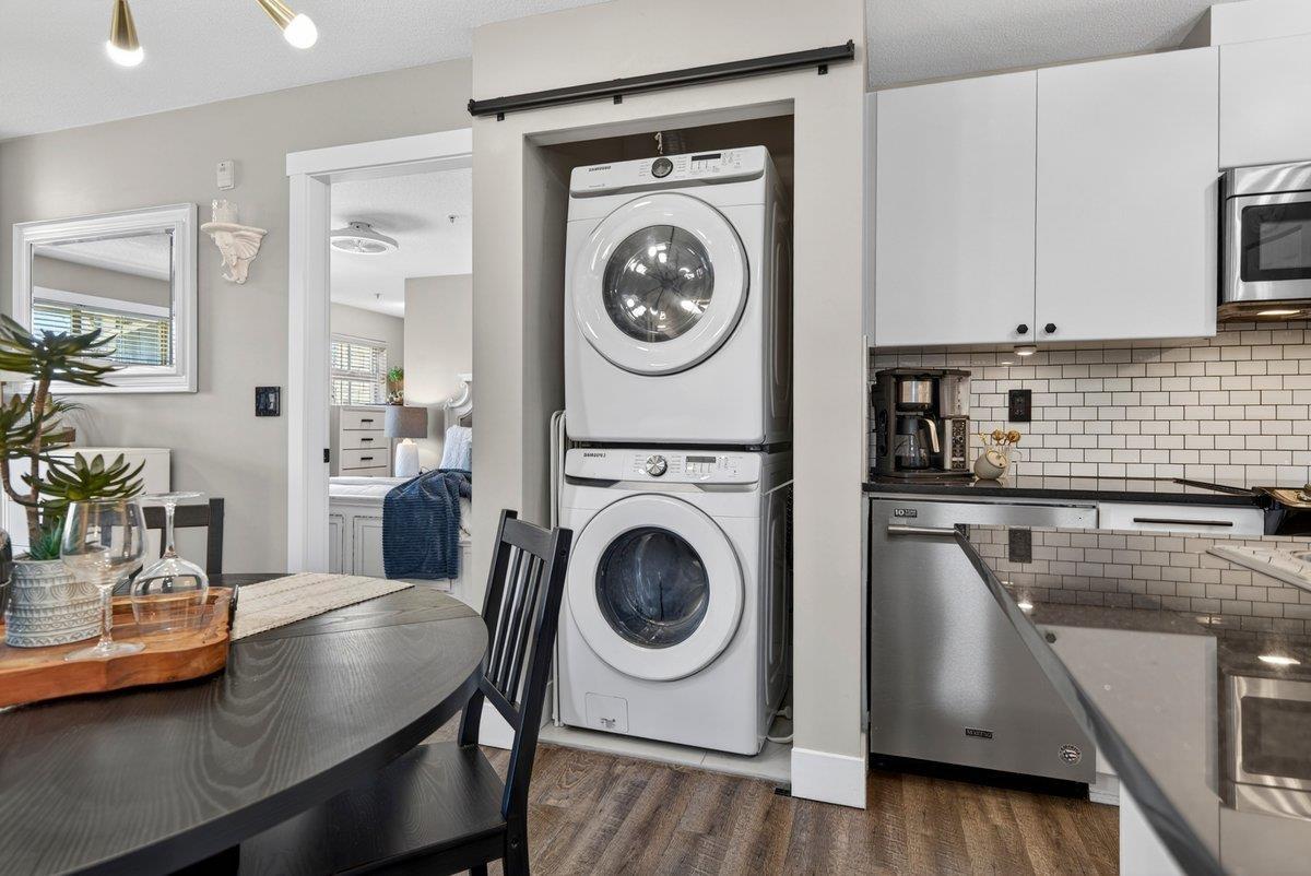301 6500 194 STREET, Surrey