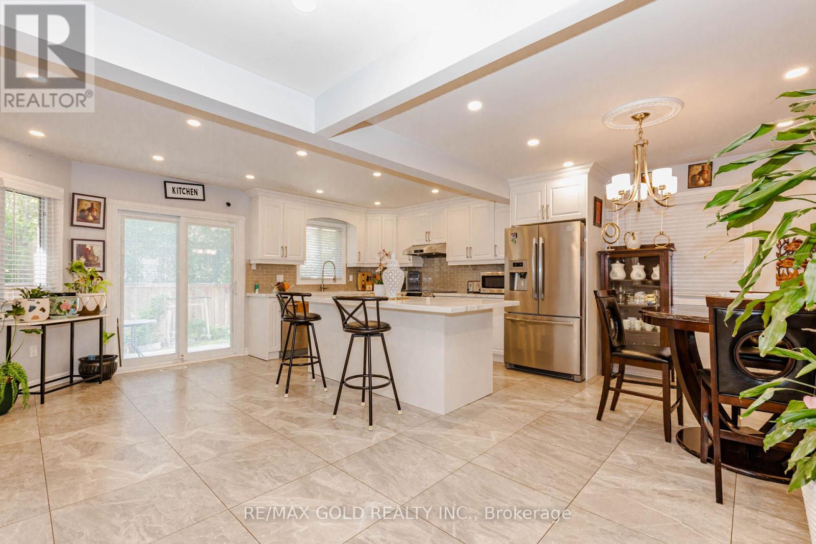 103 VIVIANS CRESCENT - 10