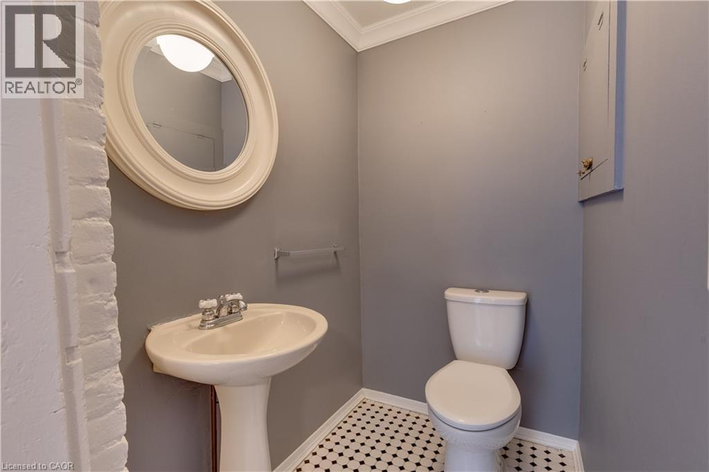 808 MONMOUTH Road - 17
