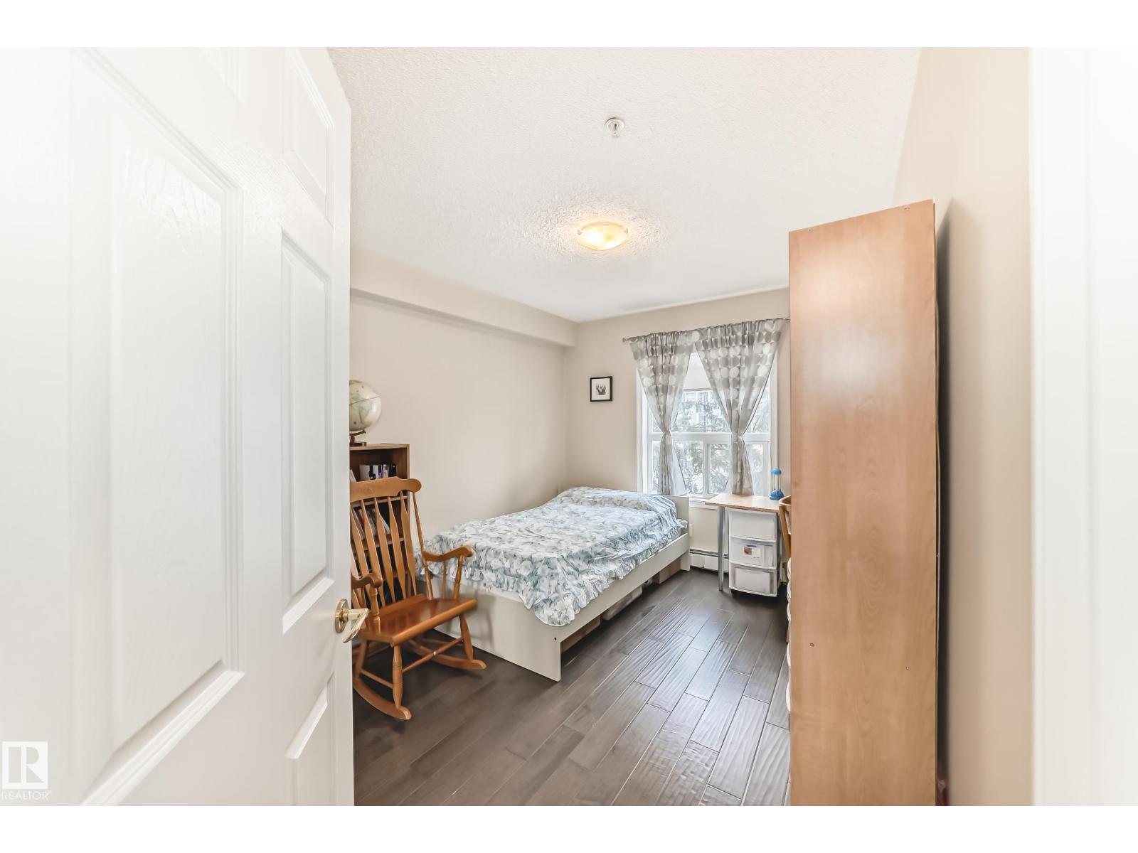 #215 10951 124 ST NW - 20