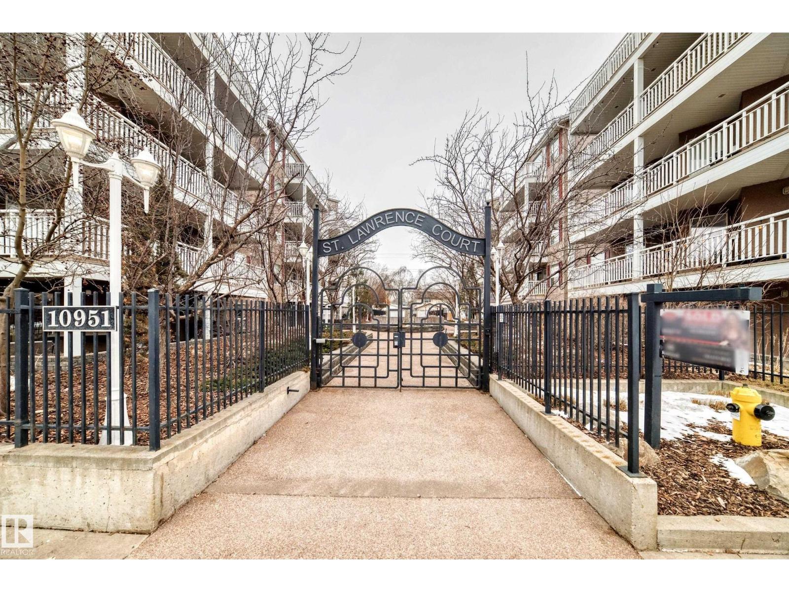 #215 10951 124 ST NW - 43
