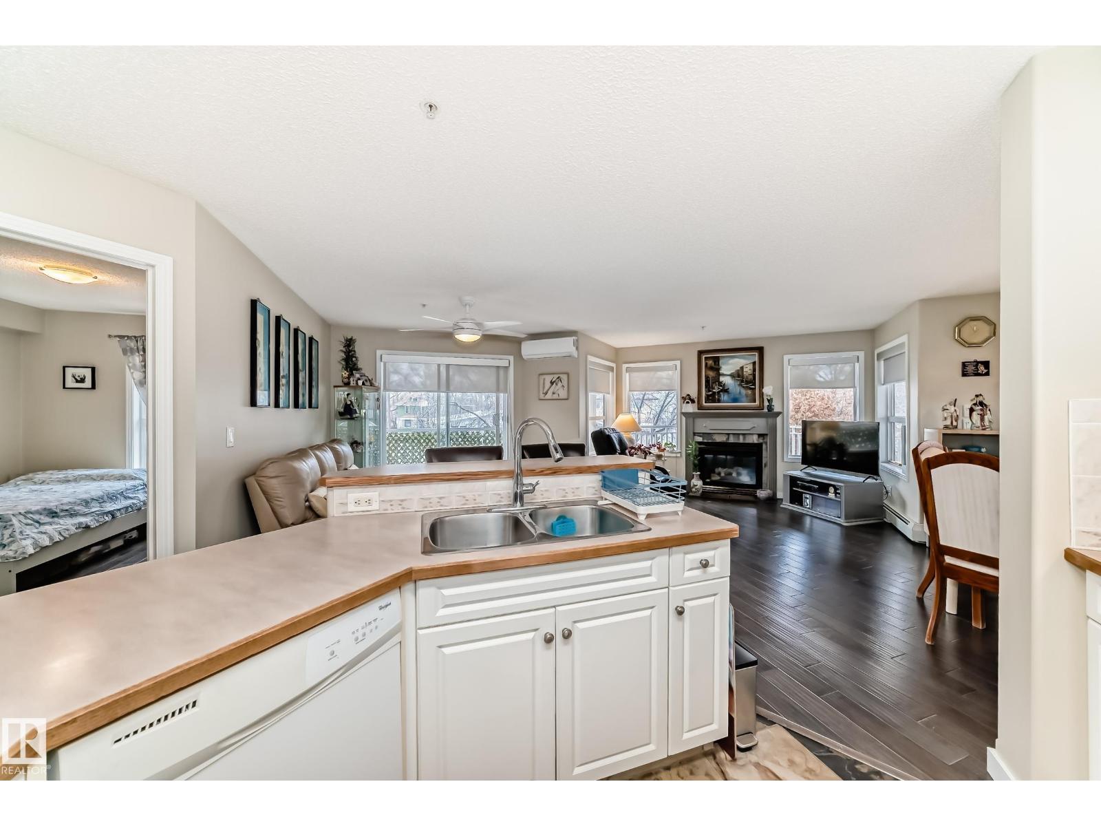 #215 10951 124 ST NW - 7