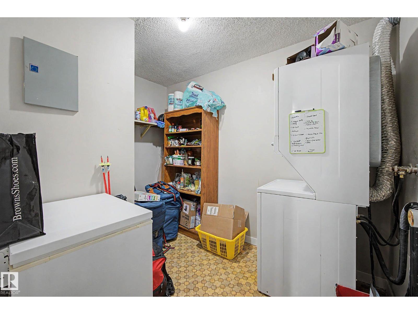 #009 10520 80 AV NW - 28