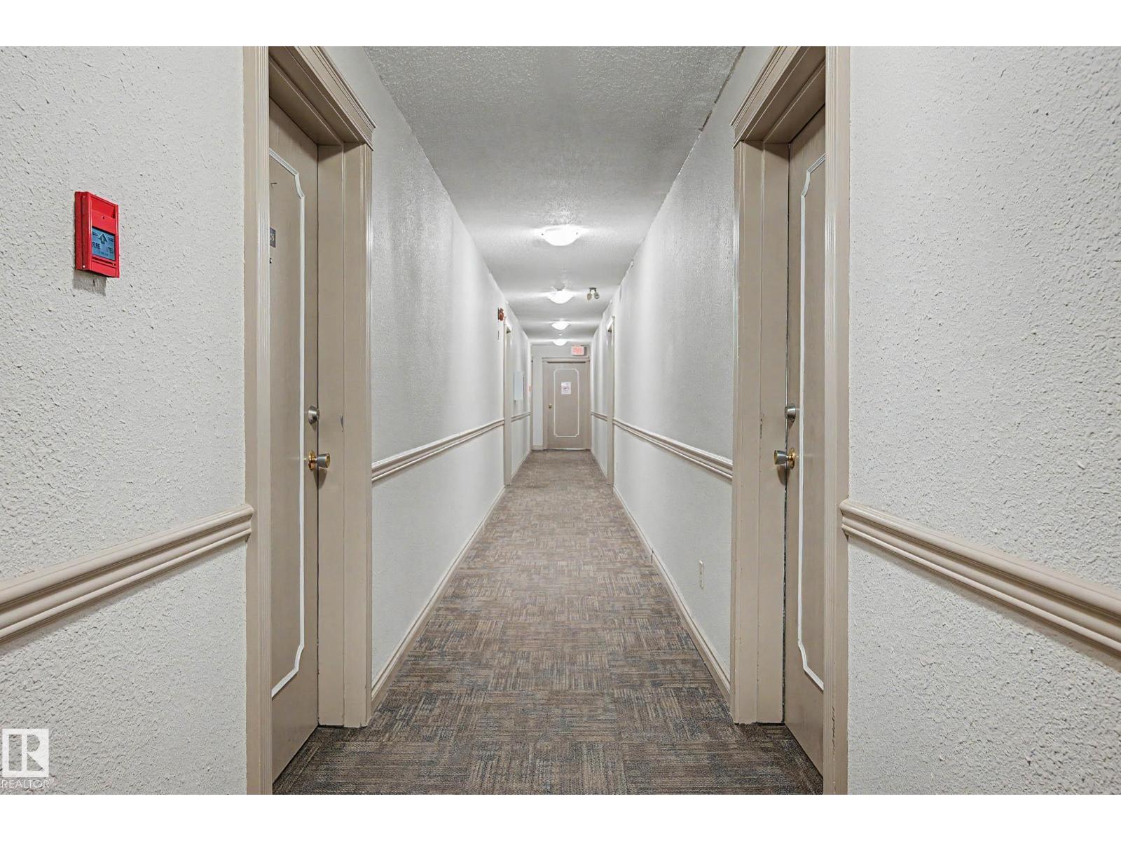 #009 10520 80 AV NW - 44