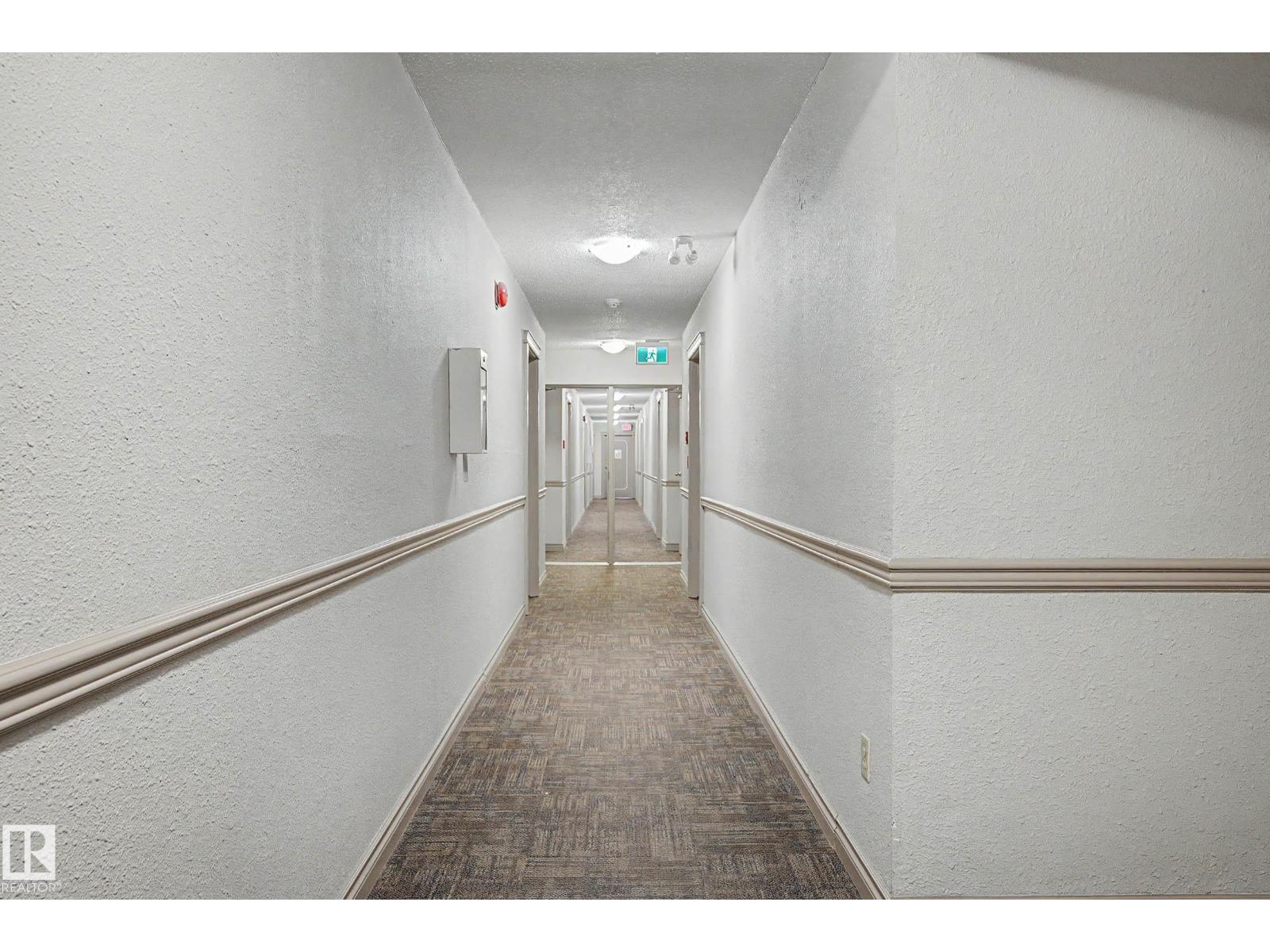 #009 10520 80 AV NW - 45