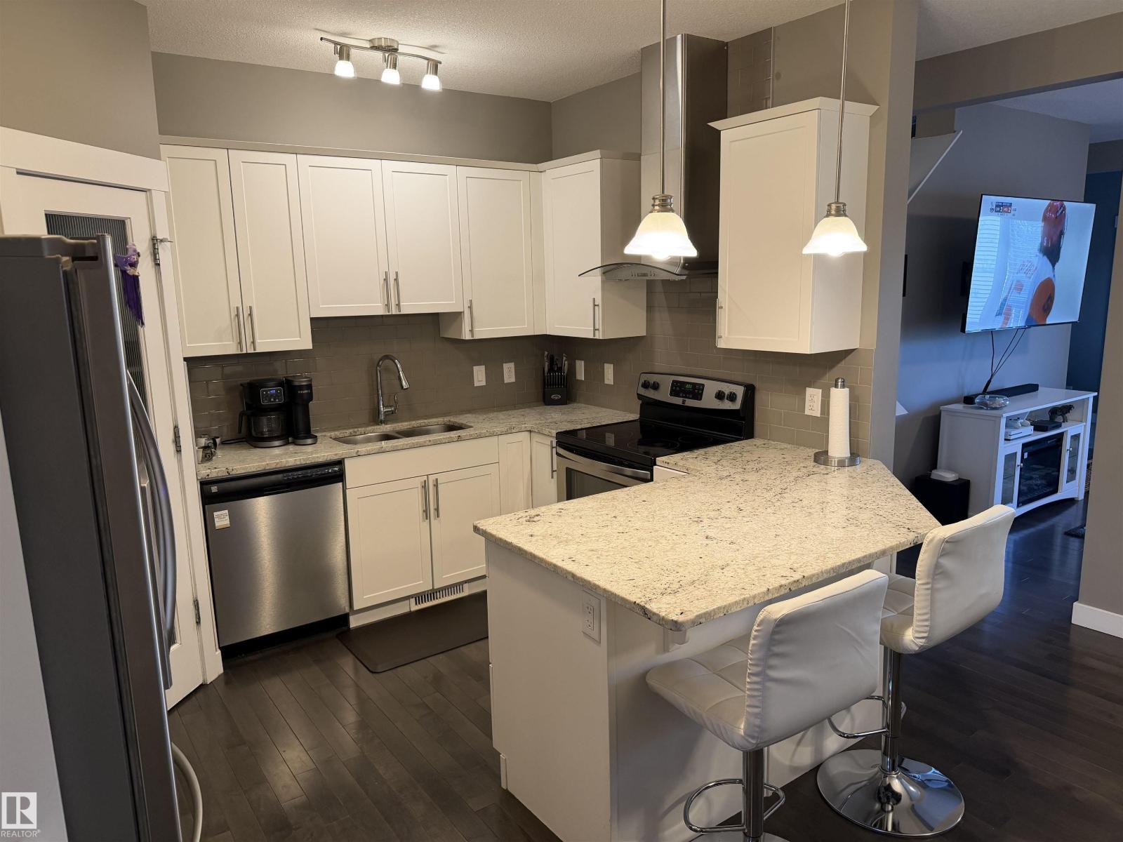 7028 174 AV NW - Image 2